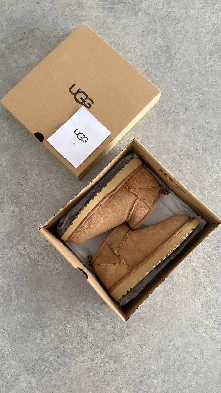 UGG FUNKARRA BOOTS