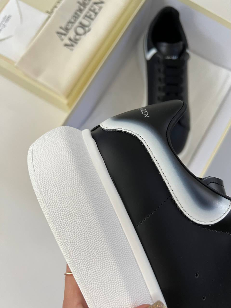 Alexander McQUEEN Black/White