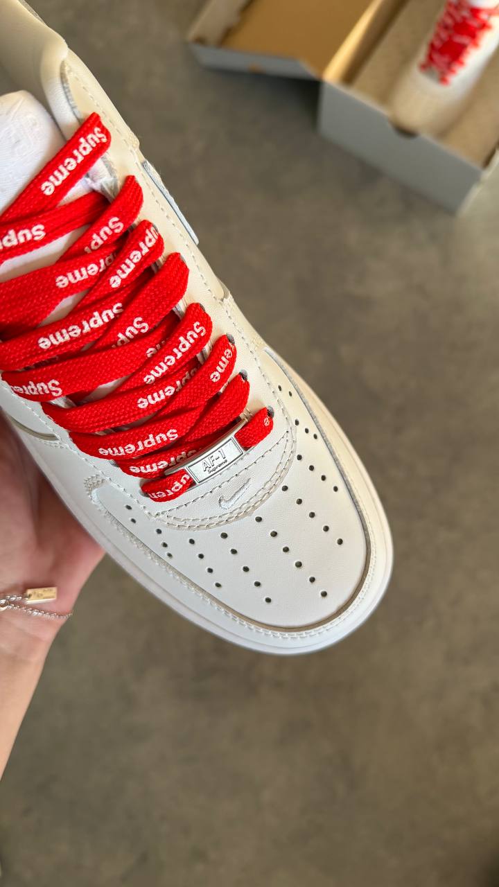 Nike Air Force 1 X Supreme
