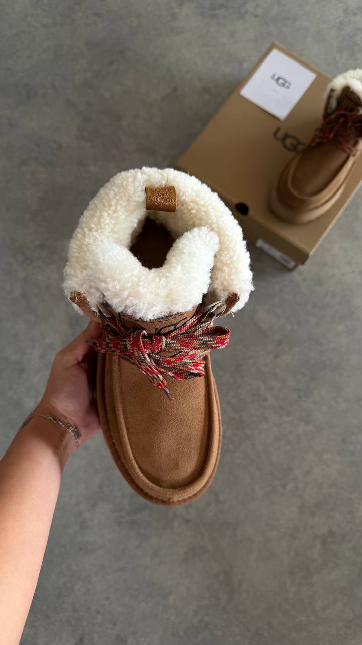UGG FUNKARRA BOOTS