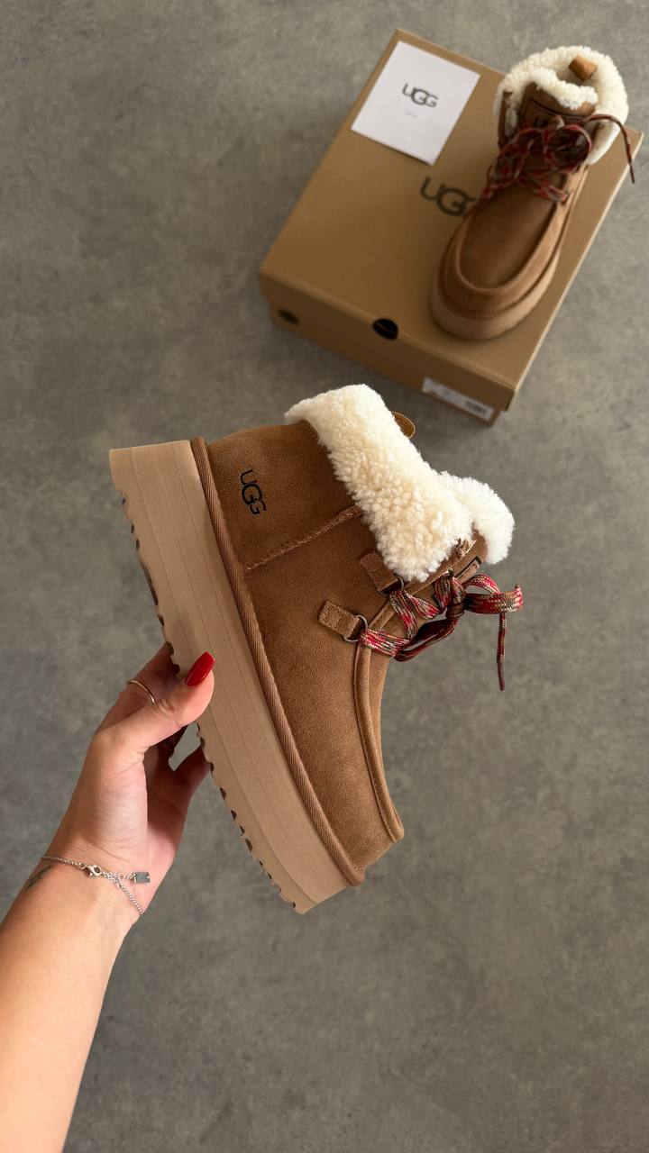 UGG FUNKARRA BOOTS