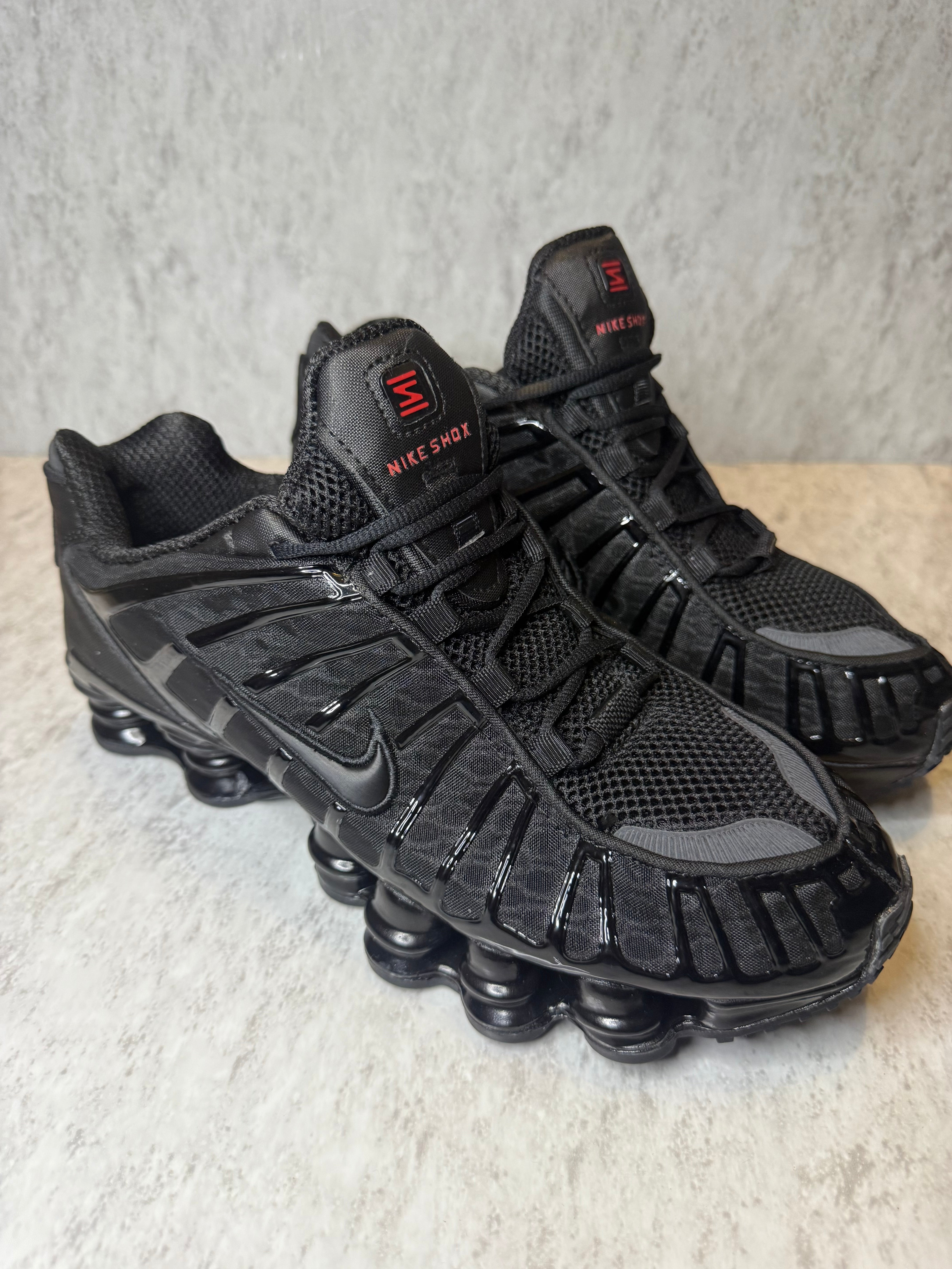 Nike Shox Black