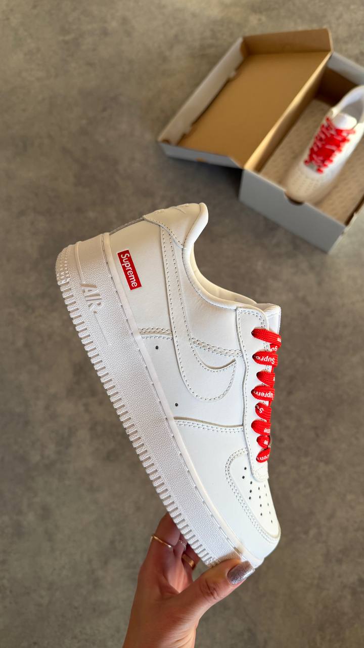 Nike Air Force 1 X Supreme