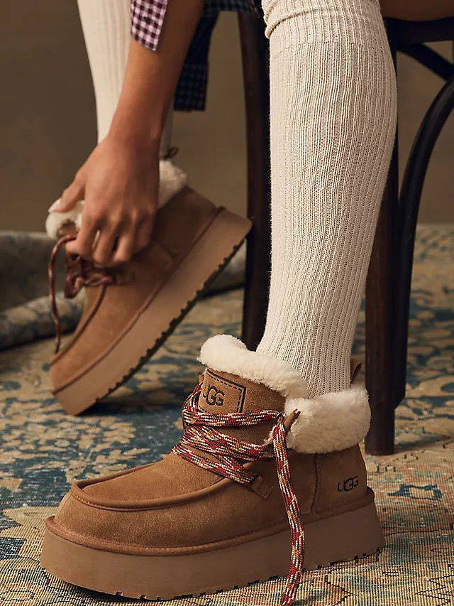 UGG FUNKARRA BOOTS