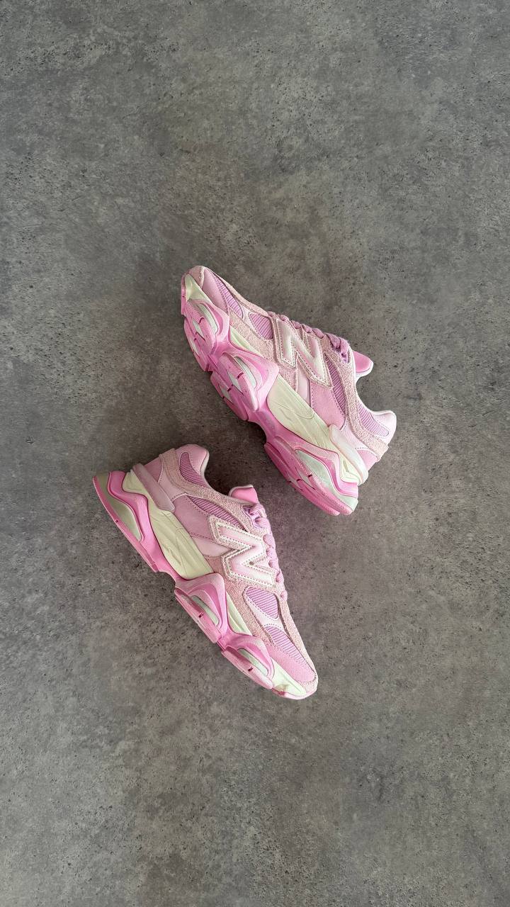 New Balance Pink 24