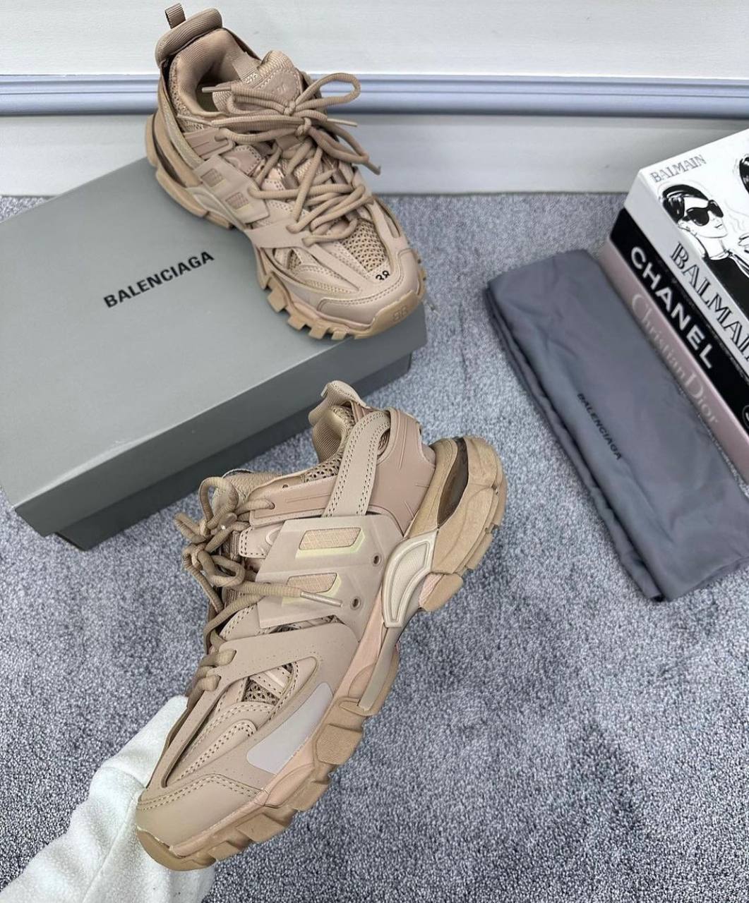 BALENCIAGA TRACK