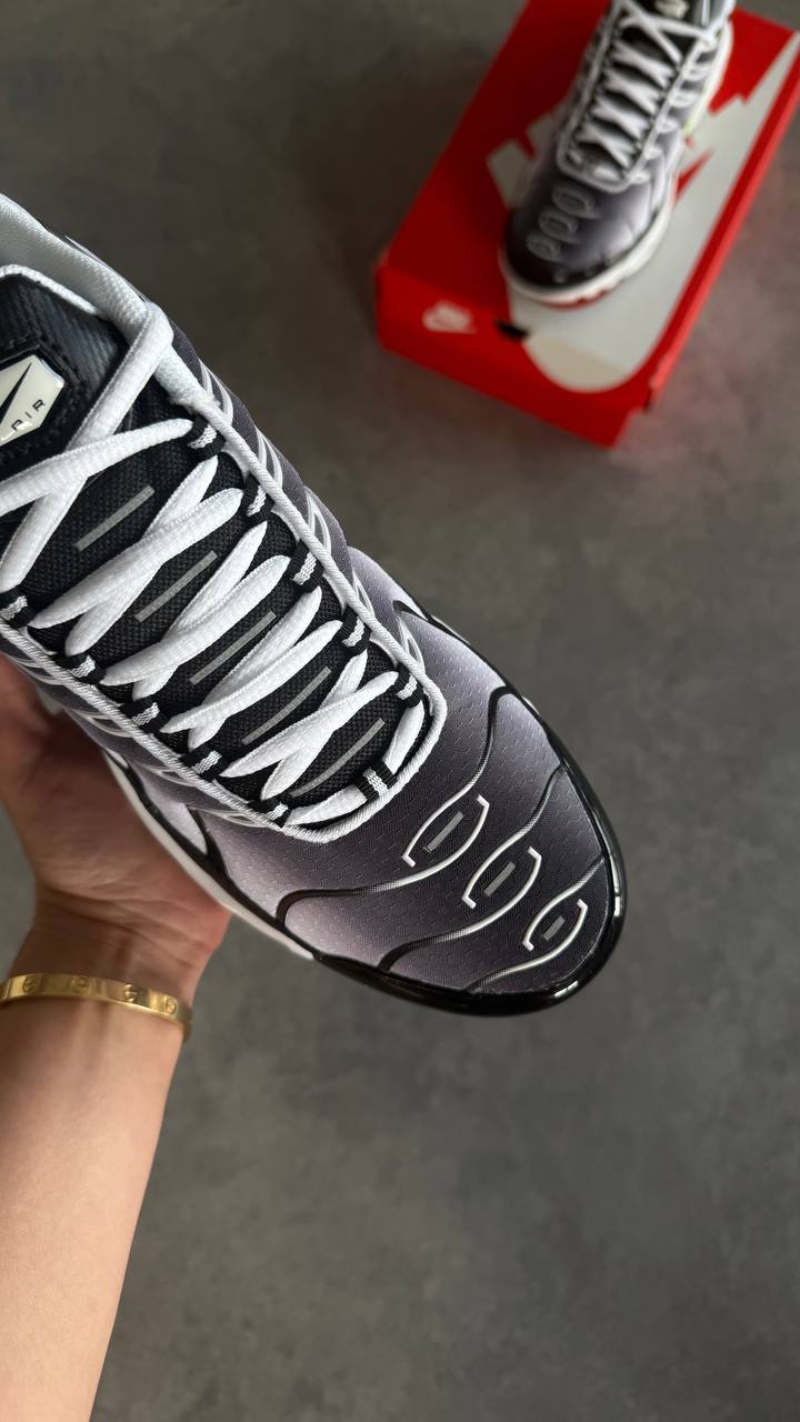 Nike Air Max Plus Tn Metallic Green Wave