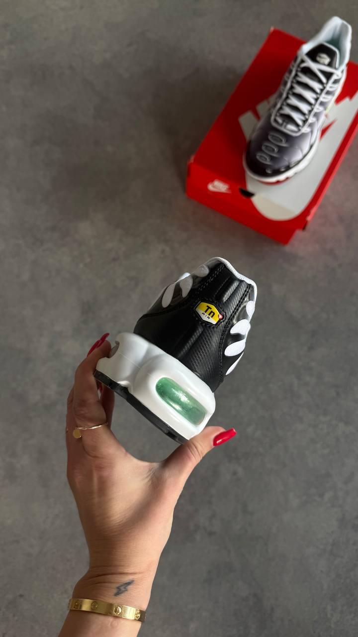 Nike Air Max Plus Tn Metallic Green Wave