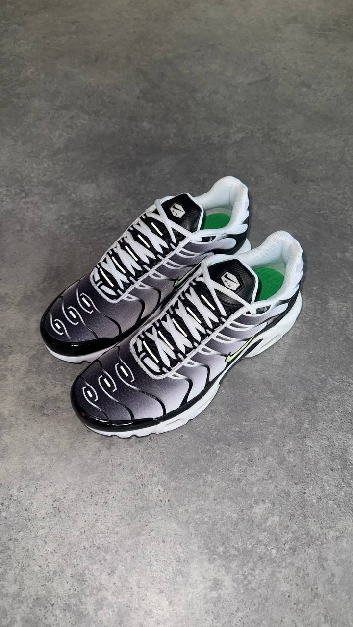 Nike Air Max Plus Tn Metallic Green Wave