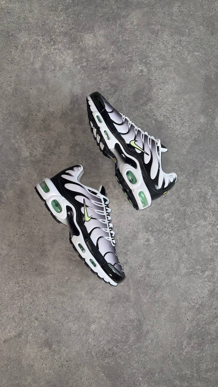 Nike Air Max Plus Tn Metallic Green Wave