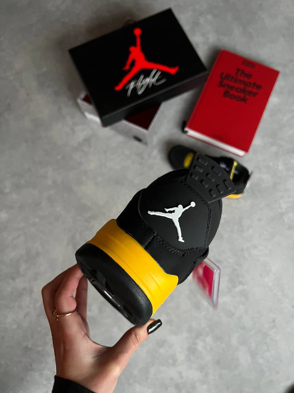 JORDAN 4 RETRO ,,YELLOW THUNDER''