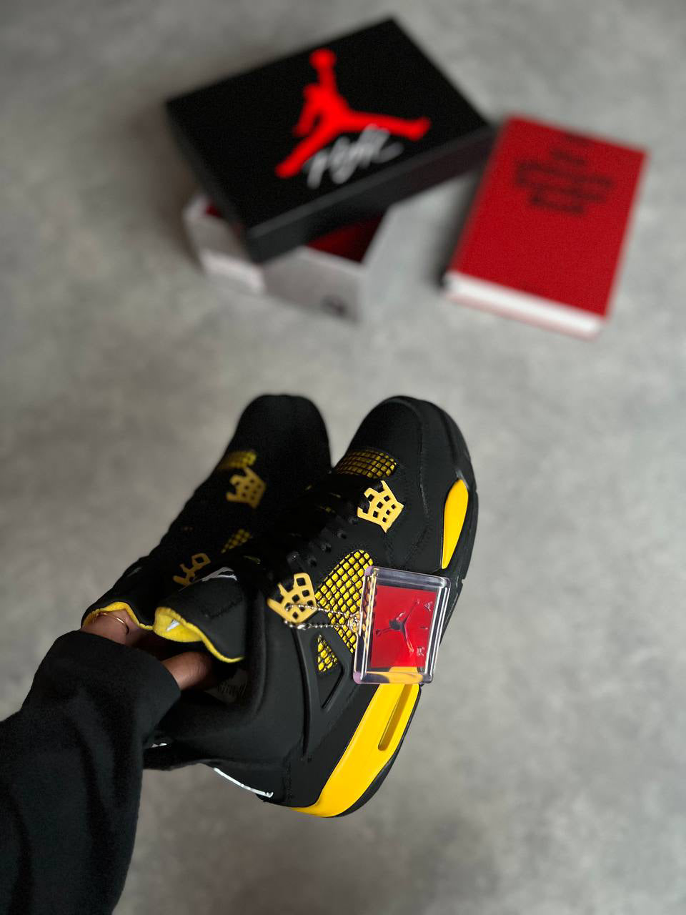 JORDAN 4 RETRO ,,YELLOW THUNDER''