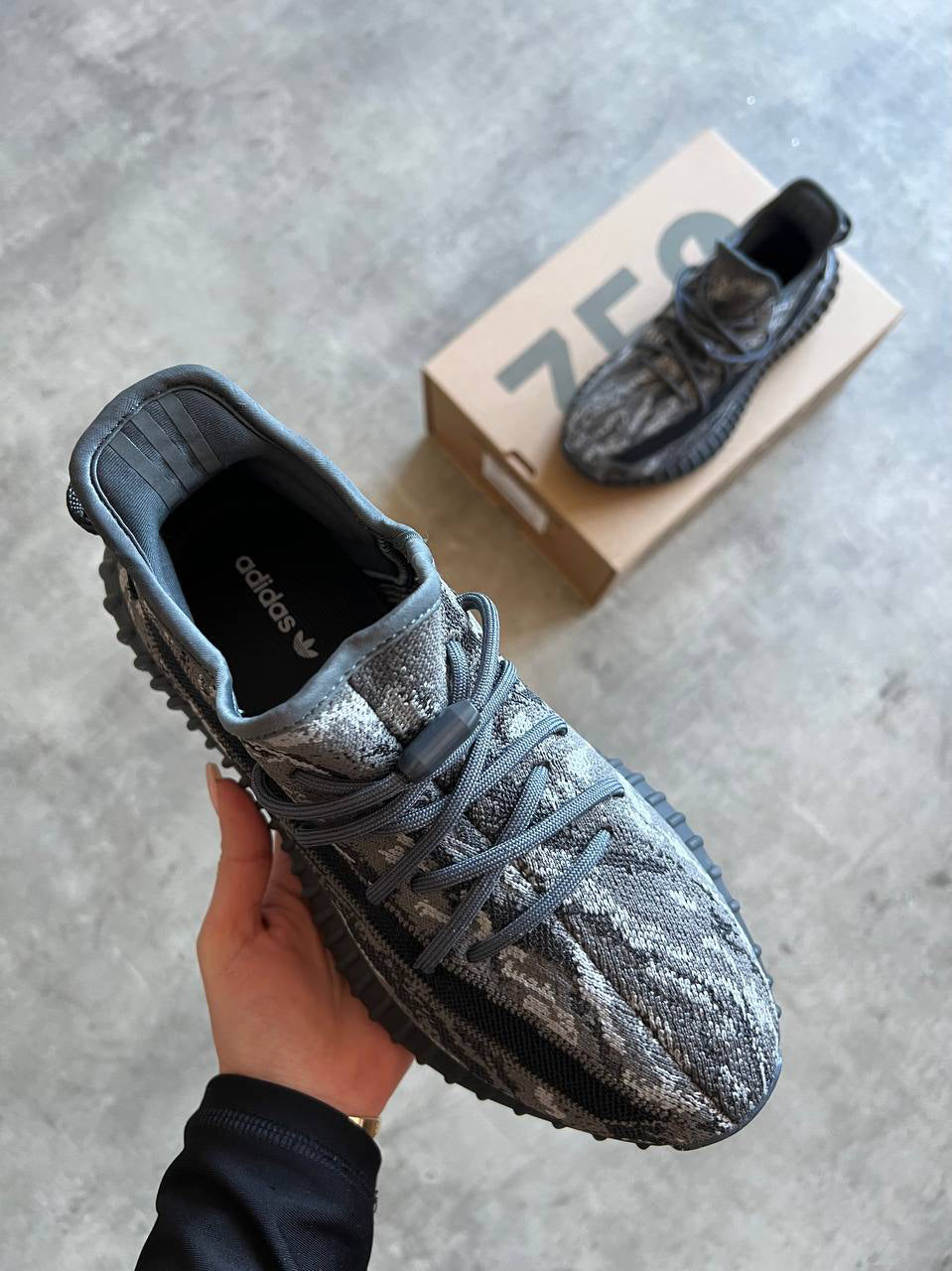 Adidas Yeezy Boost 350 V2 Dark Salt