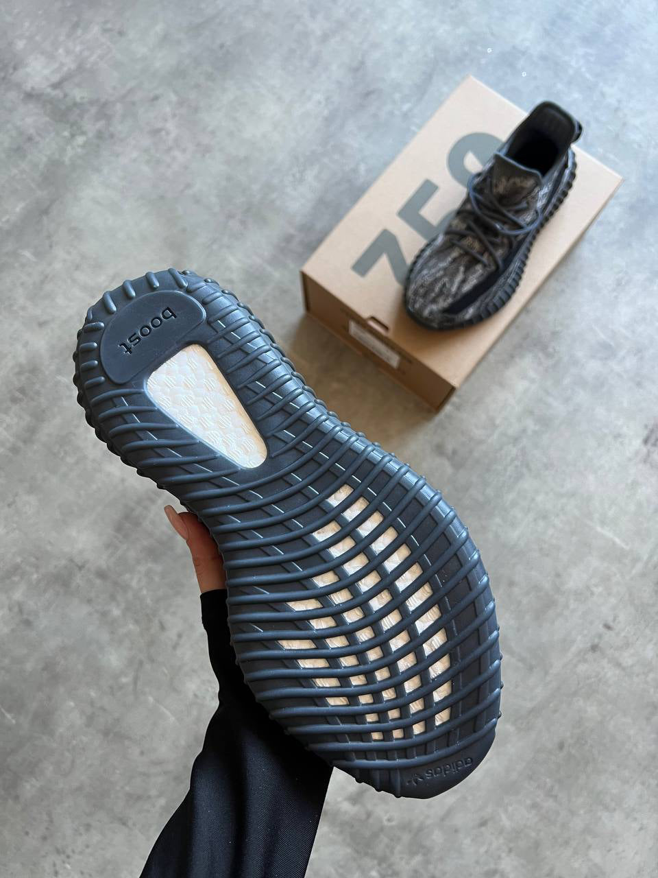 Adidas Yeezy Boost 350 V2 Dark Salt