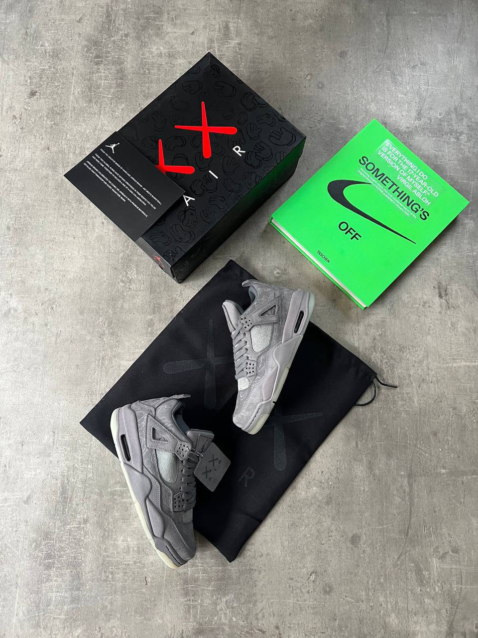 Air Jordan 4 x KAWS ,,Cool Grey''
