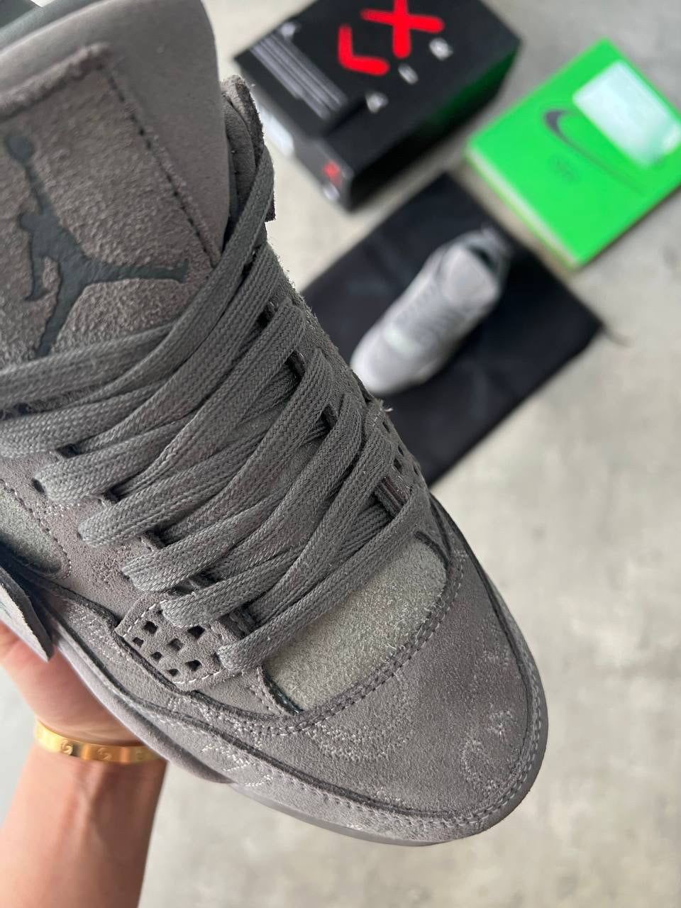 Air Jordan 4 x KAWS ,,Cool Grey''