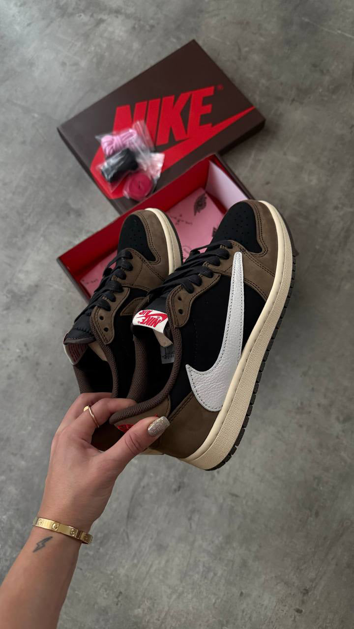 Air Jordan 1 Low Travis Scott ,,Dark Mocha''