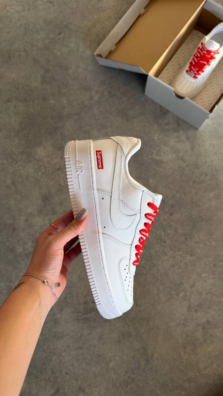 Nike Air Force 1 X Supreme