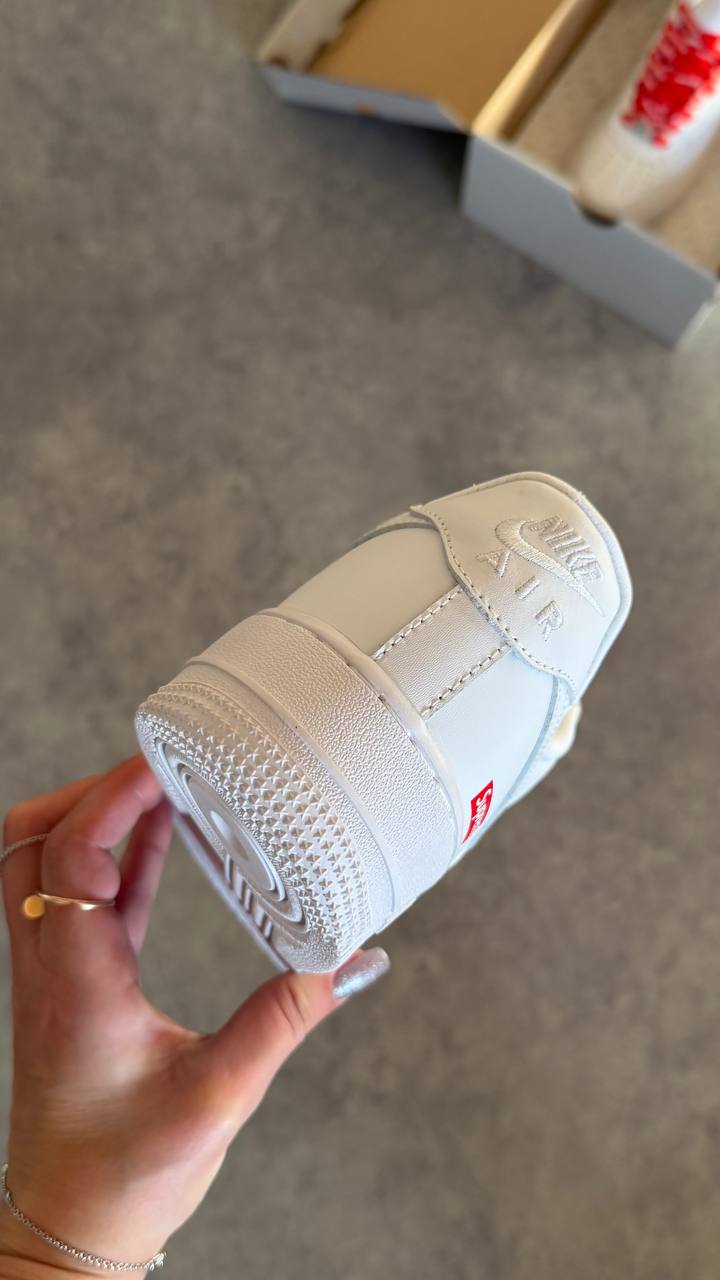 Nike Air Force 1 X Supreme