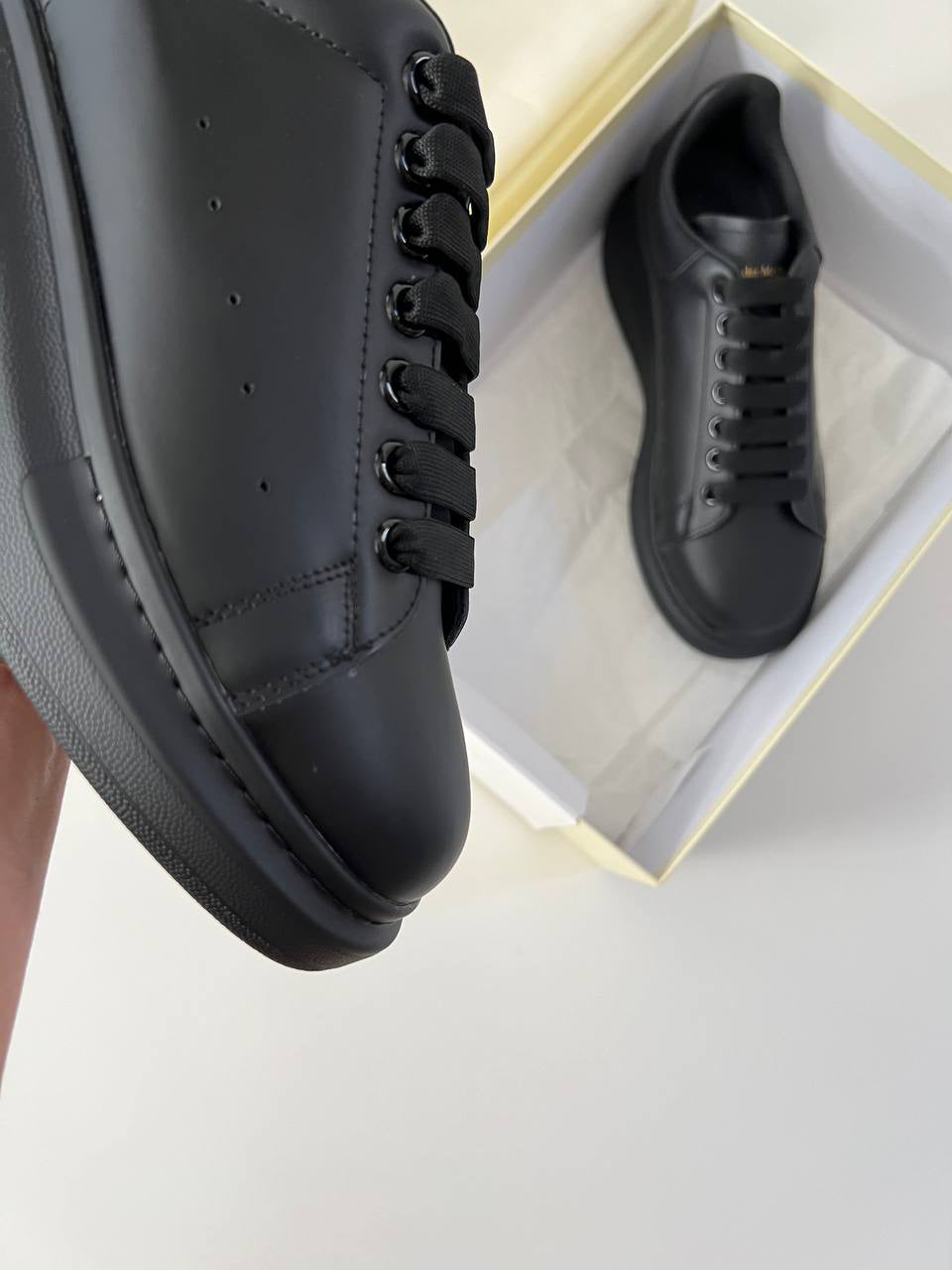 Alexander McQUEEN BLACK