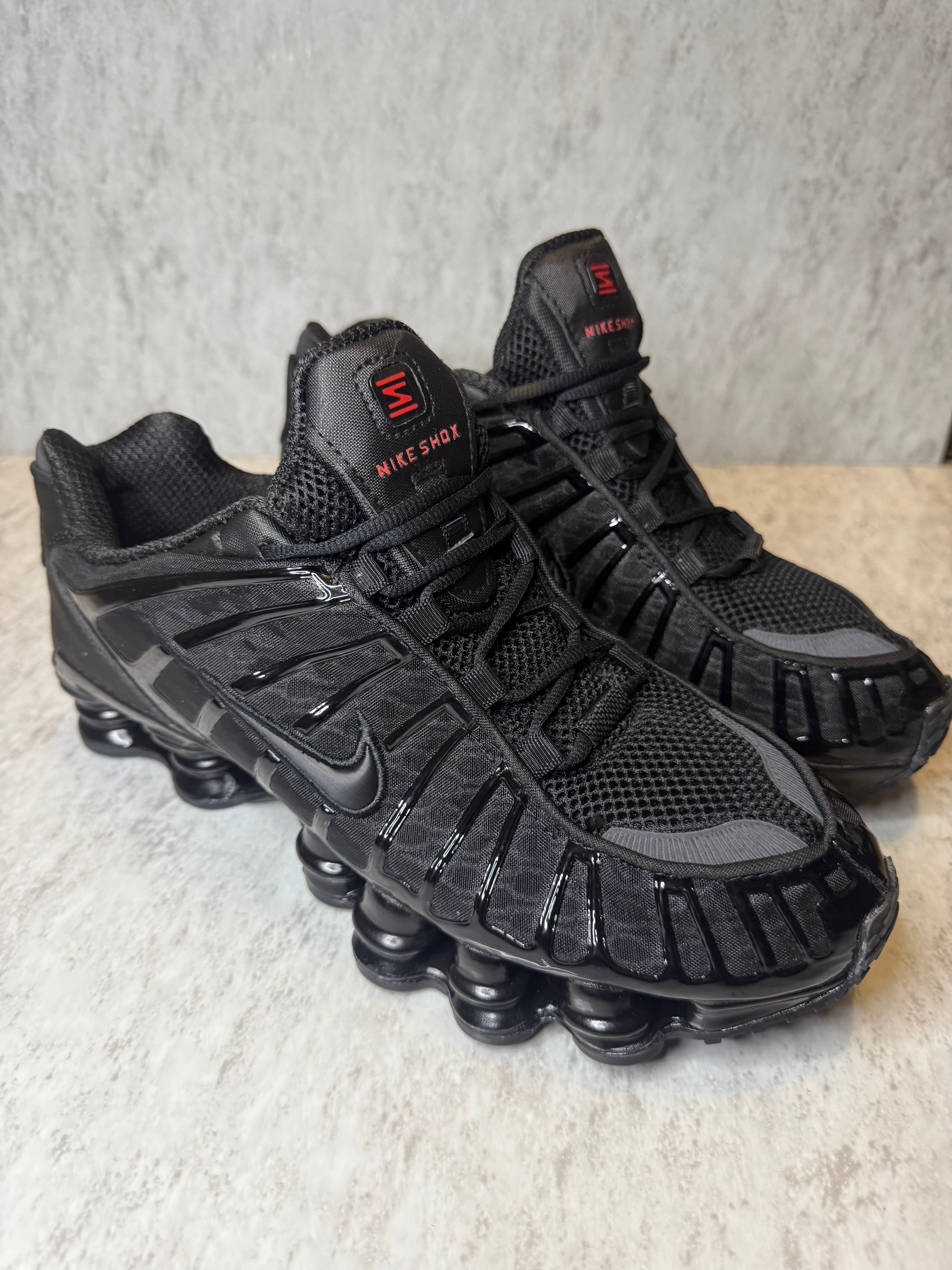 Nike Shox Black