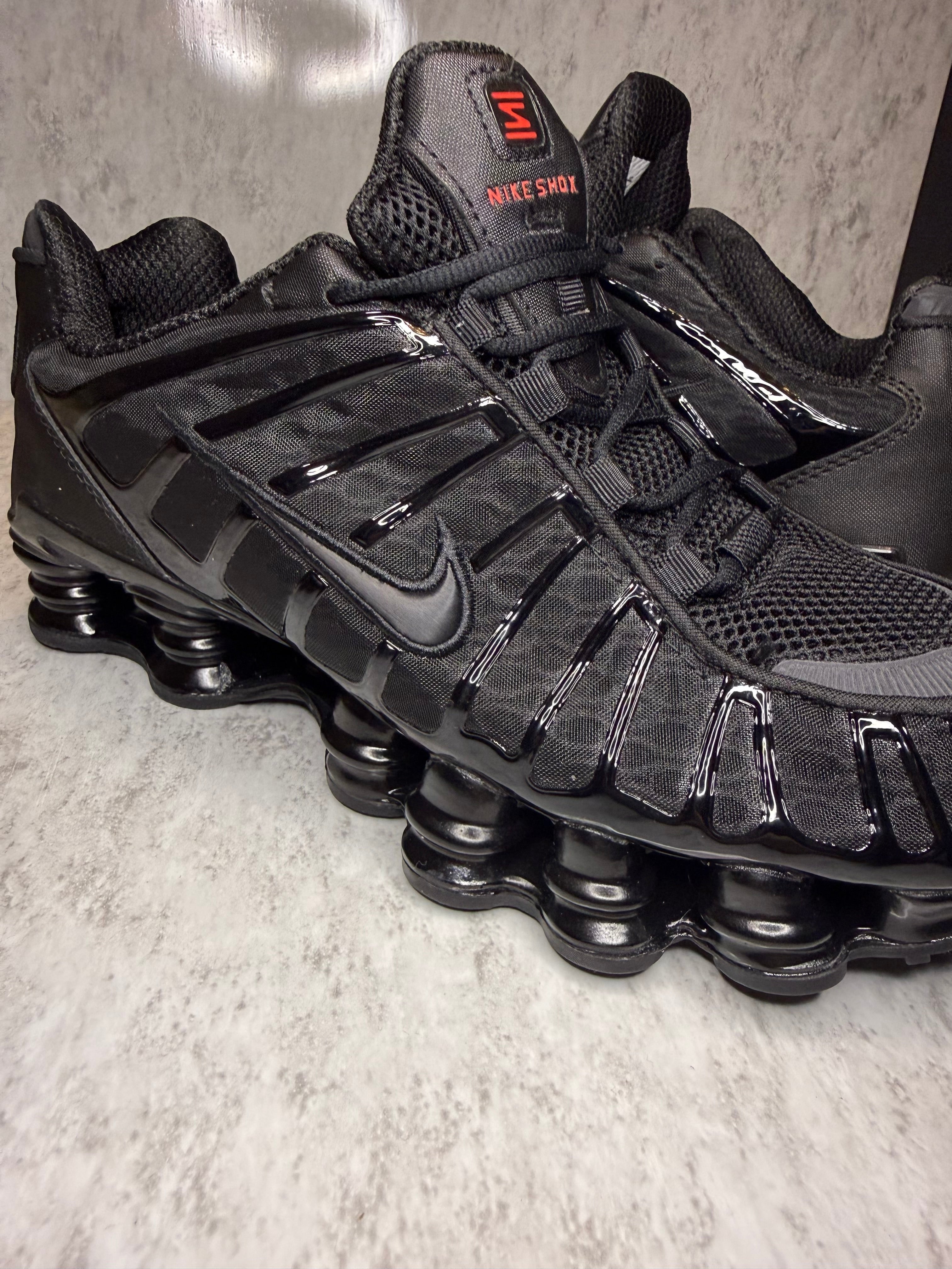 Nike Shox Black