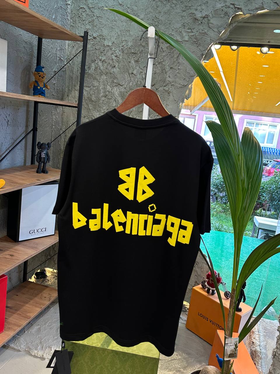 BALENCIAGA T-SHIRT