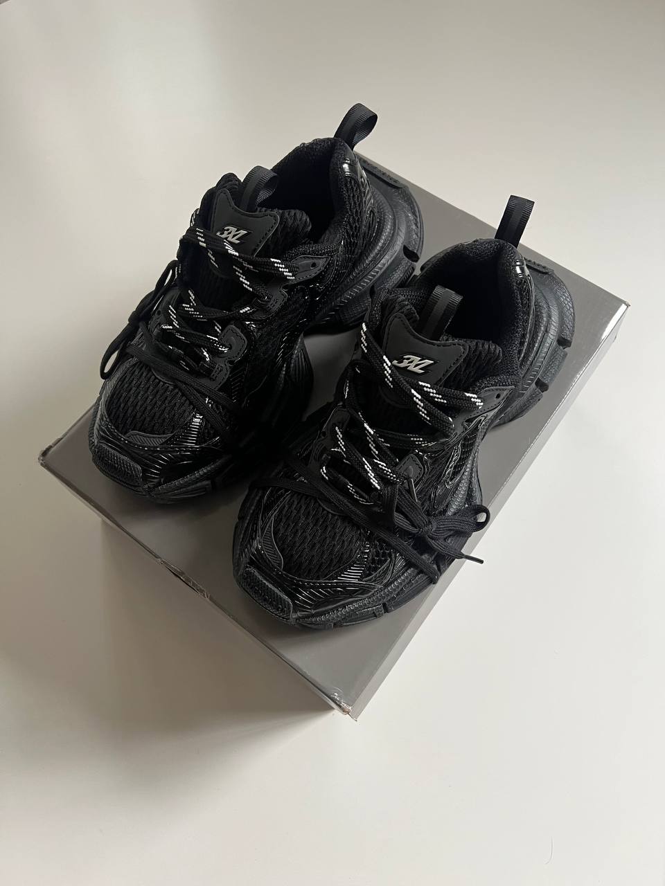 BALENCIAGA 3XL